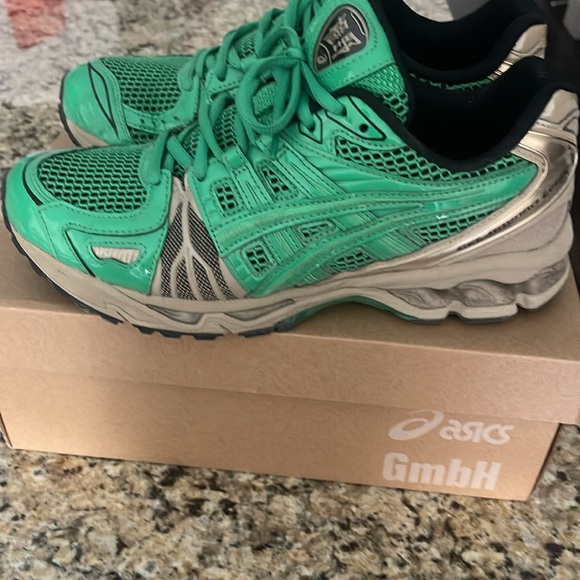 ASICS gmbh Kayano worn a few times as pictured - Picture 3 of 9